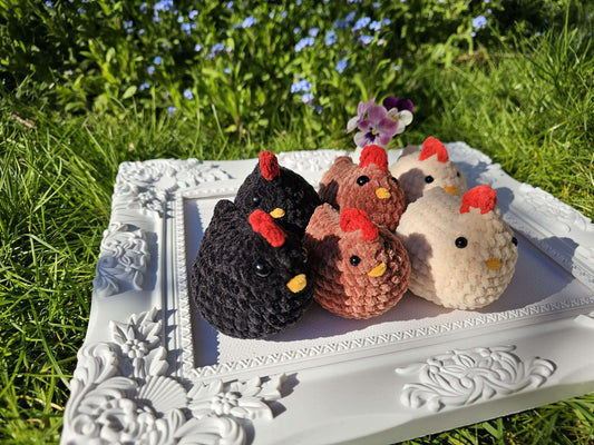 MADE TO ORDER | Cute Chickens , Stardew Valley / Fields of Mistria - Crocheted Cuties