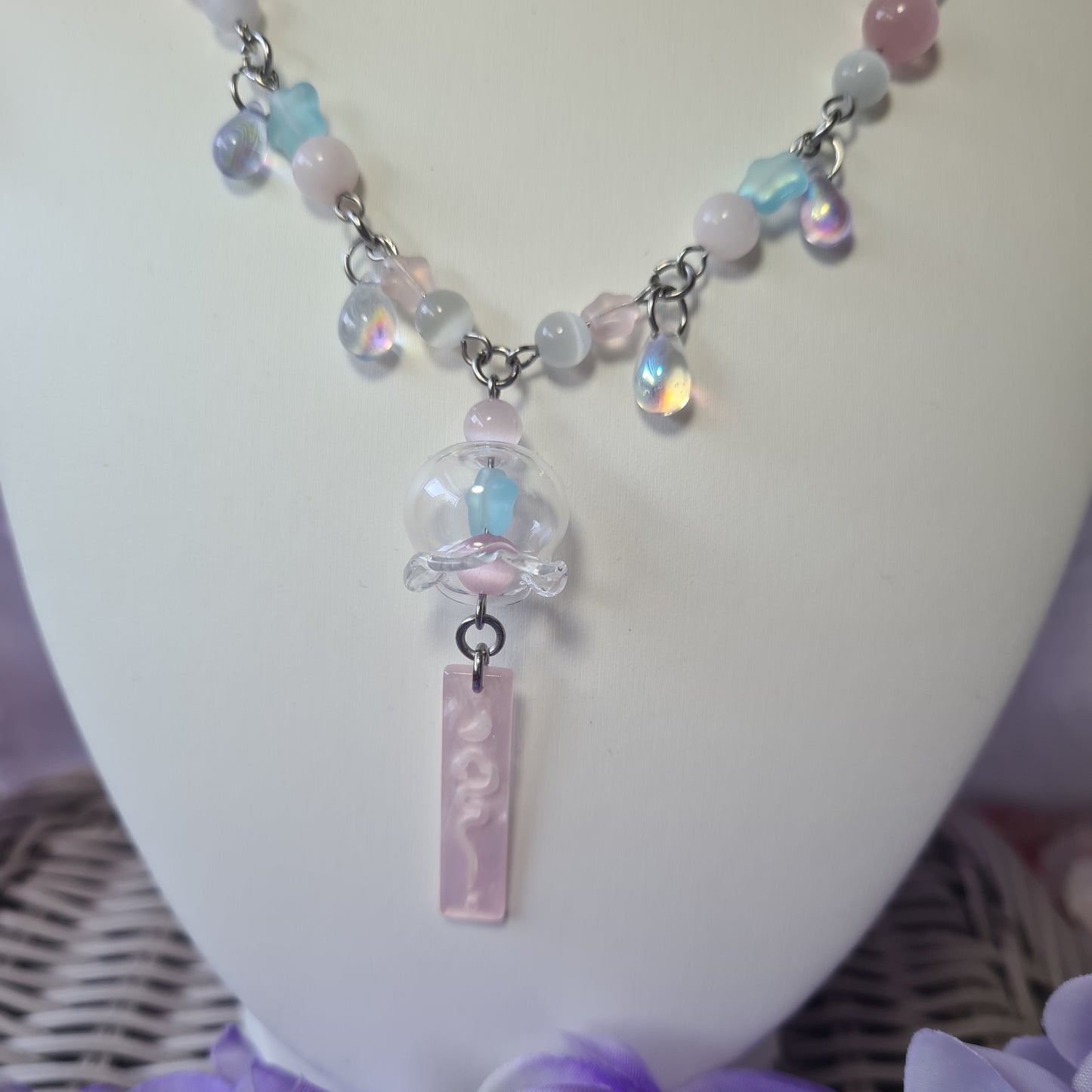 bubblegum petals - Necklace