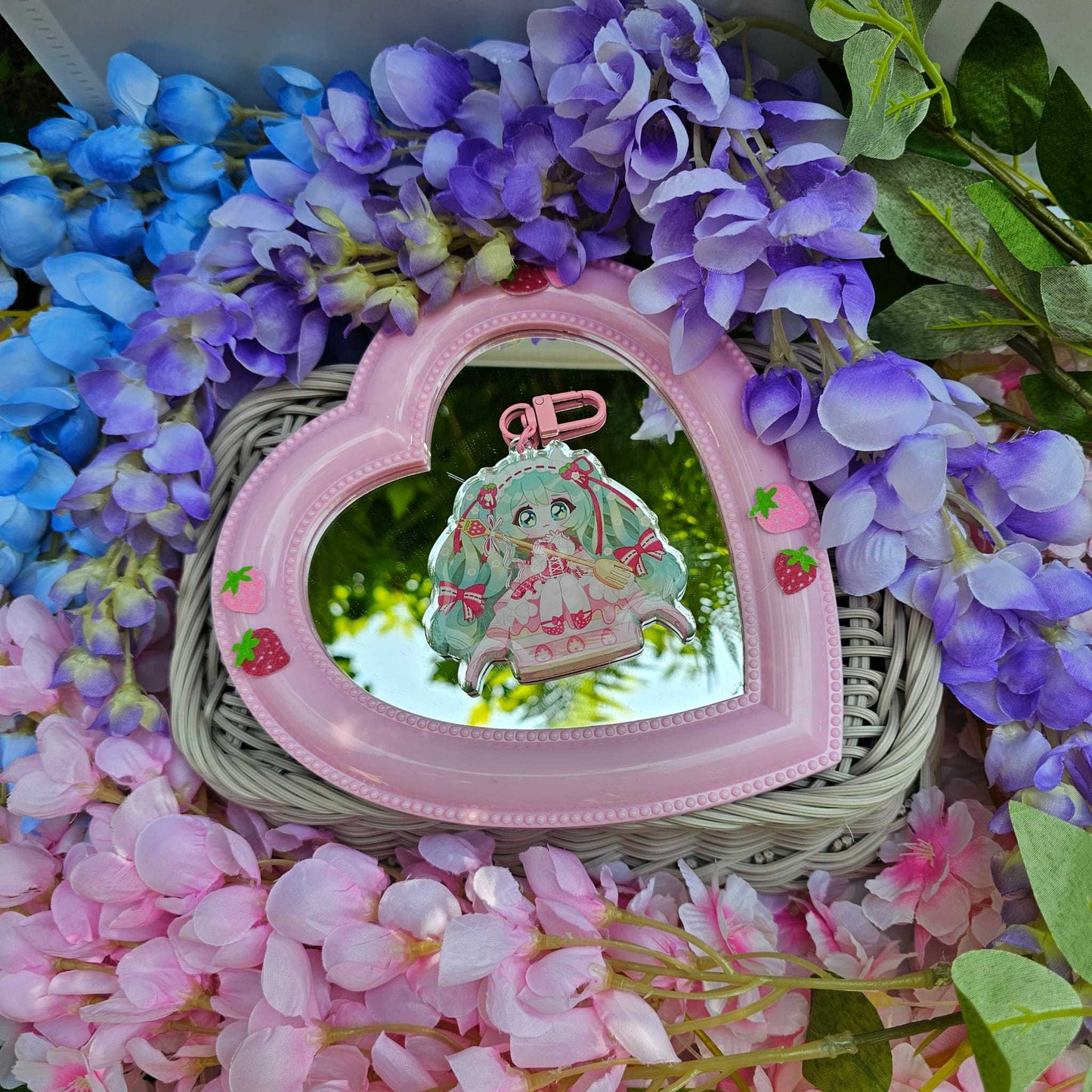 Strawberry Pop Vocaloid Idol Miku - Acrylic Keycharm
