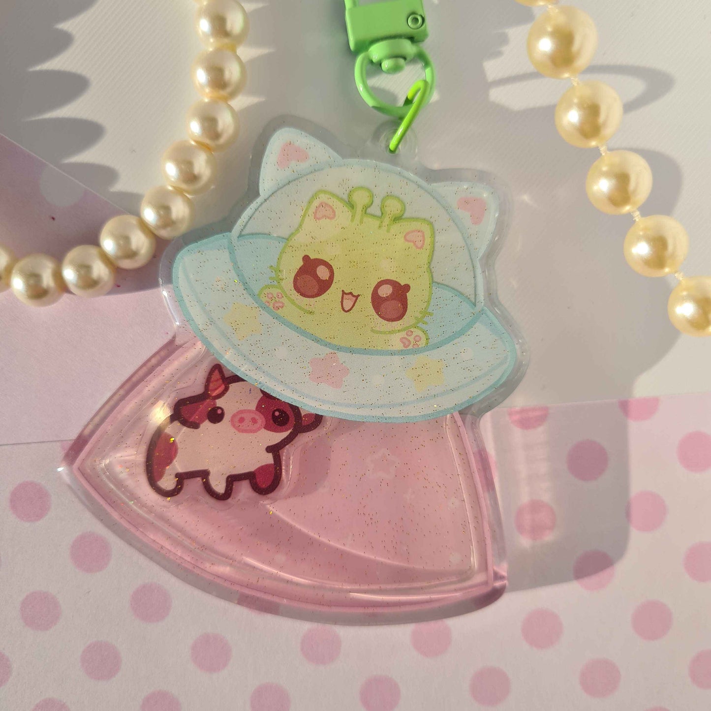 Silly Alien Cat & Cow - Shaker Keycharm