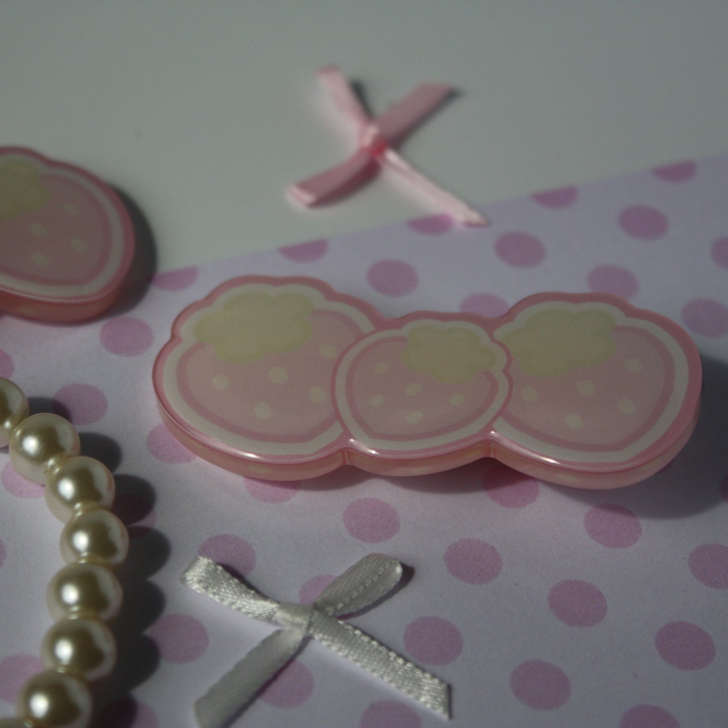 strawberry dream - Acrylic Hair Clip Set